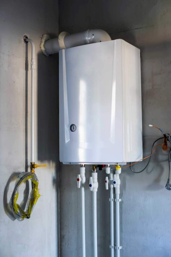 Remplacement professionnel des pièces défectueuses de la chaudière, assurant la longévité et la sécurité de votre installation de chauffage à Saint Chely dApcher